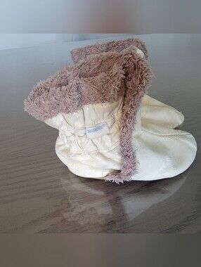 Robeez Cream Cozy Baby Booties